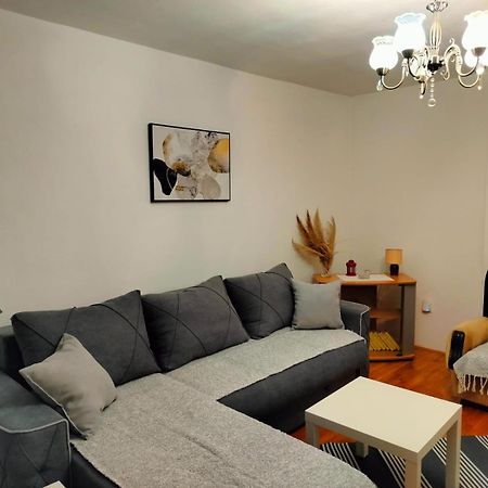 Kelizual Appartement Gornji Milanovac Buitenkant foto