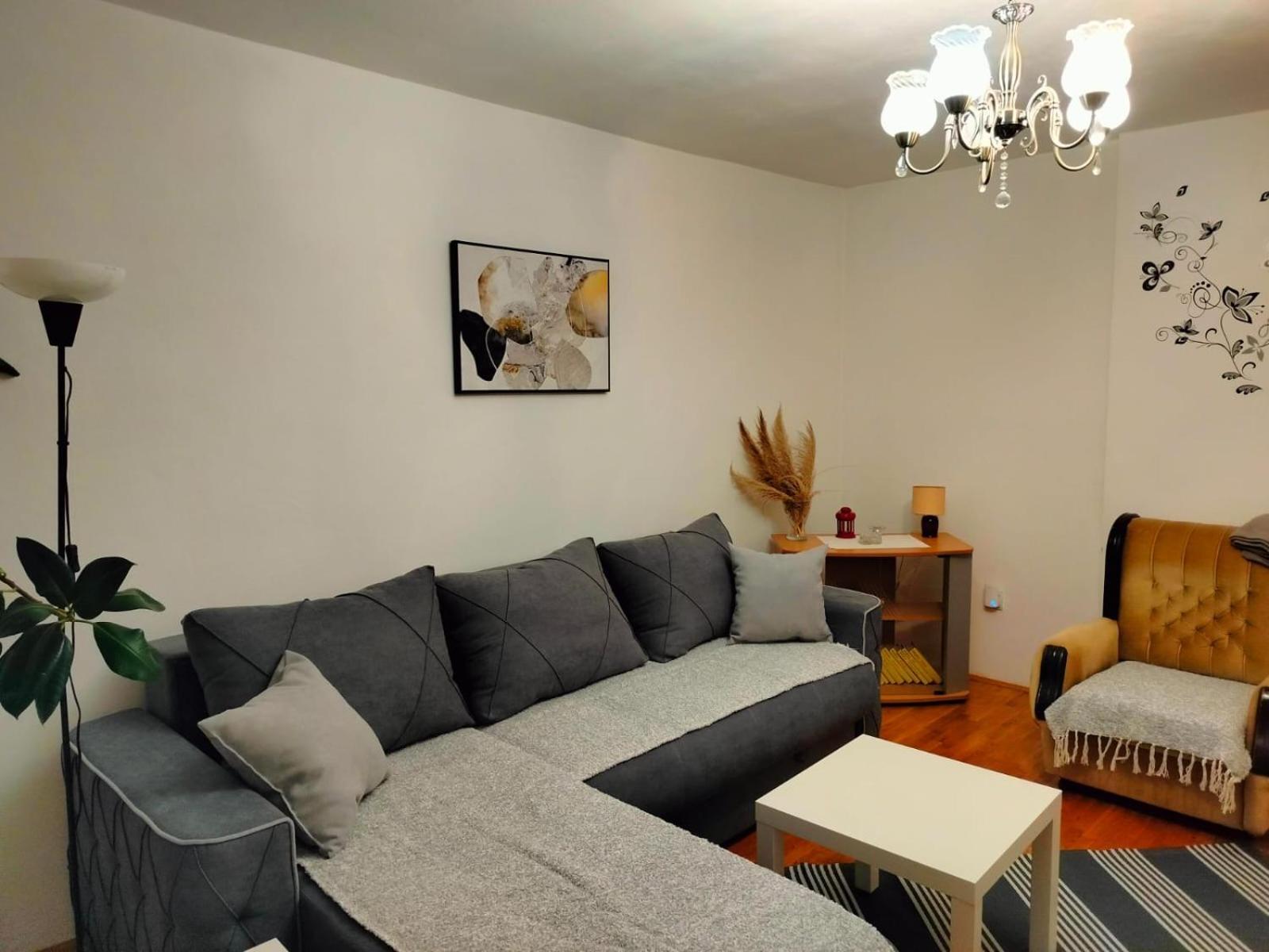 Kelizual Appartement Gornji Milanovac Buitenkant foto